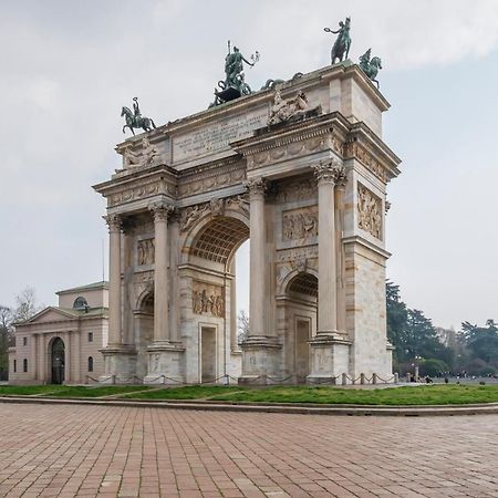 Luxury Apartment Near Arco Della Pace Guerrazzi 9 Милан Экстерьер фото